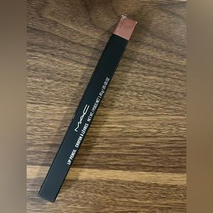 MAC Cosmetics Lip Pencil in Oak